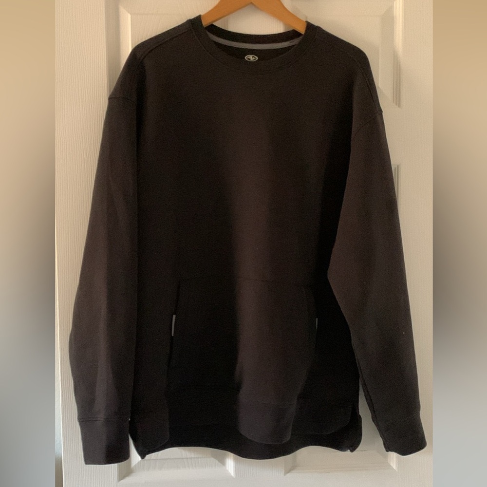 Men’s black Athletic Pullover